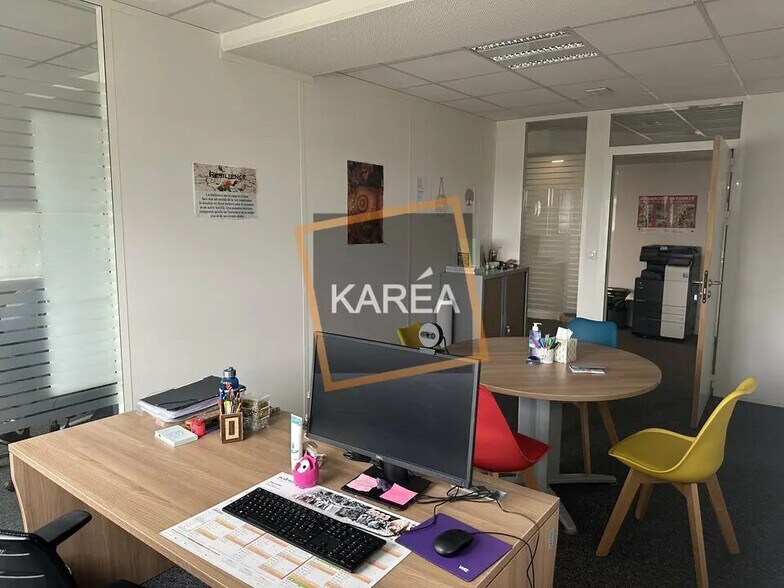 Bureau dans Mareuil-lès-Meaux à vendre - Photo intérieure – Image 1 sur 5