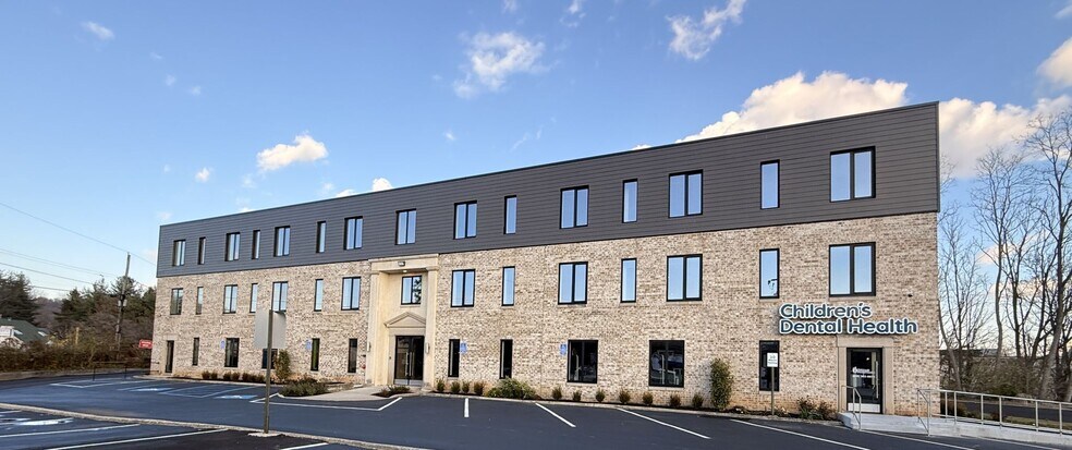 319 N Pottstown Pike, Exton, PA à louer - Photo de l’immeuble – Image 2 sur 3