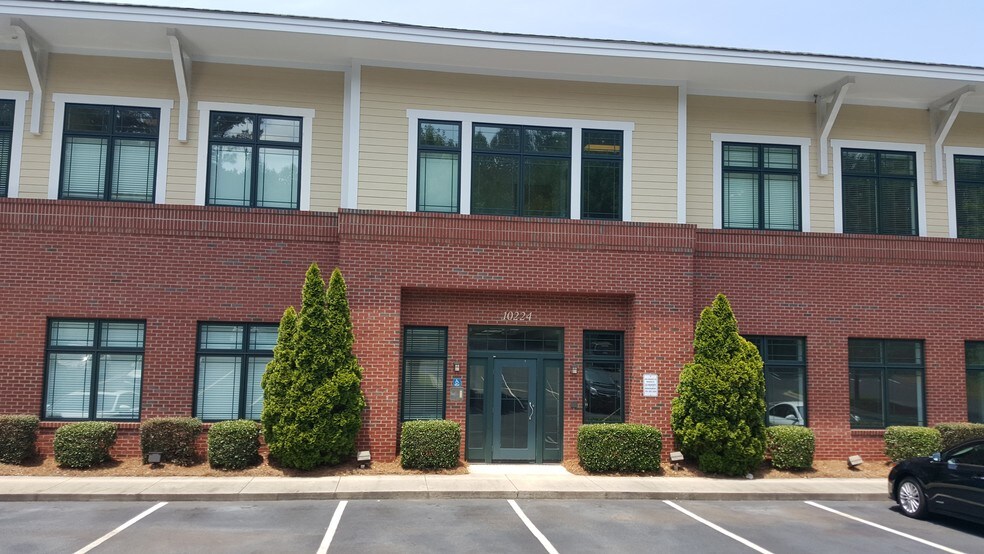 10224 Hickorywood Hill Ave, Huntersville, NC à vendre - Photo de l’immeuble – Image 3 sur 15
