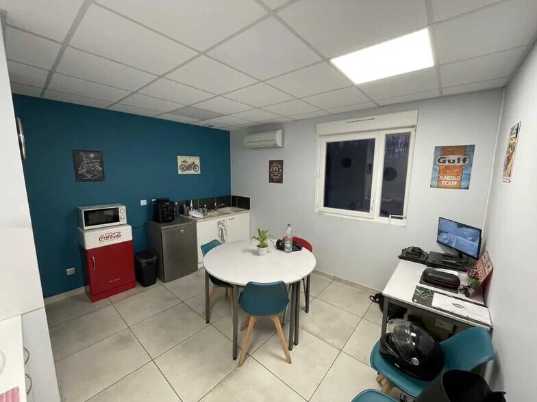 Local d’activités dans Muret à louer - Photo de l’immeuble – Image 3 sur 4