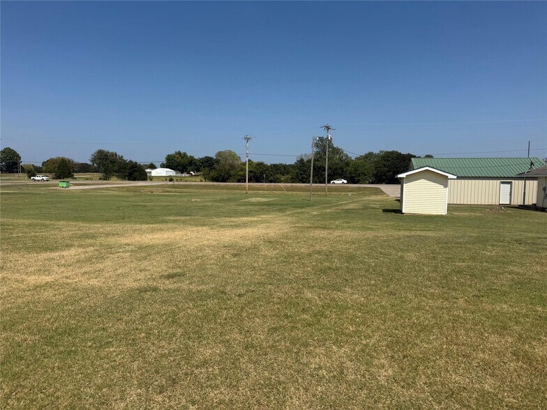 55968 Moccasin Trail Rd, Prague, OK à vendre - Photo de l’immeuble – Image 3 sur 43