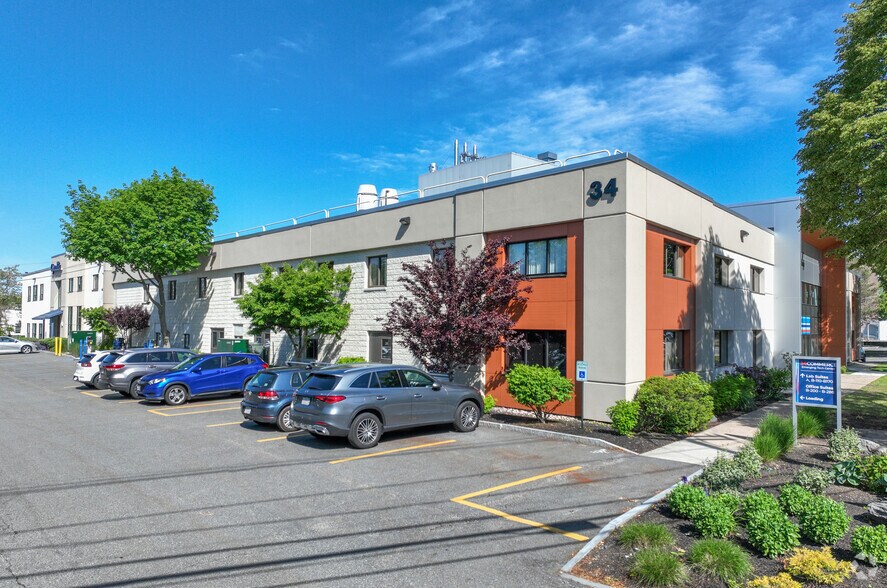 34 Commerce Way, Woburn, MA à louer - Photo de l’immeuble – Image 1 sur 23