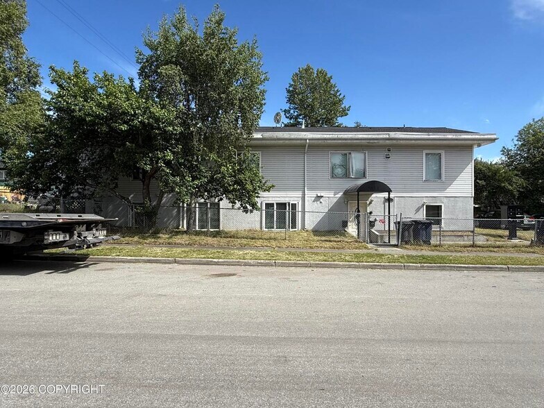 1075 Eagle St, Anchorage, AK à vendre - Photo de l’immeuble – Image 2 sur 19