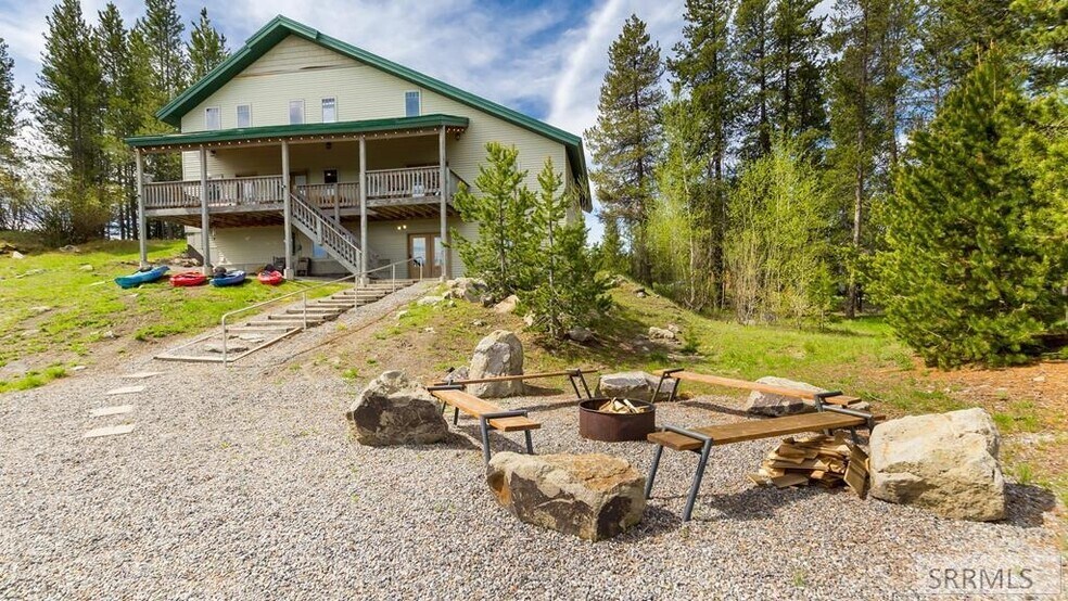 4121 Quakie Ln, Island Park, ID à vendre - Photo de l’immeuble – Image 3 sur 45