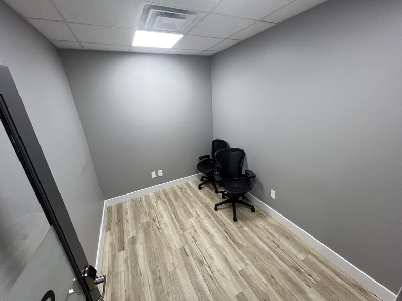 2701 Main St, Hurricane, WV à louer - Photo de l’immeuble – Image 3 sur 25