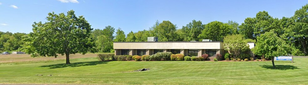 270 Benton Dr, East Longmeadow, MA à louer - Photo de l’immeuble – Image 3 sur 5