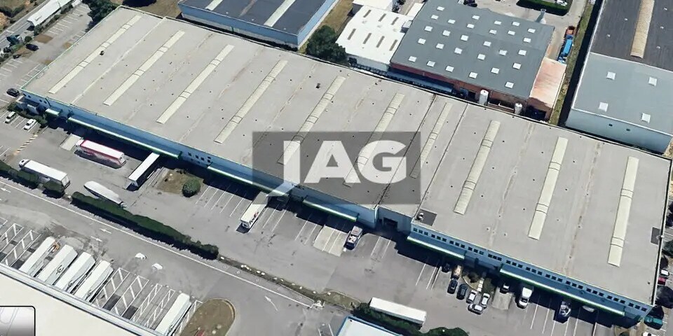 Local d’activités dans Genas à louer - Photo de l’immeuble – Image 2 sur 6