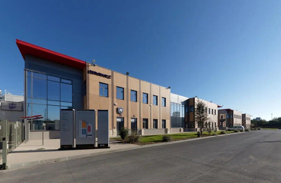 11 Allée Des Carrieres, Le Blanc-Mesnil à louer - Photo de l’immeuble – Image 3 sur 7