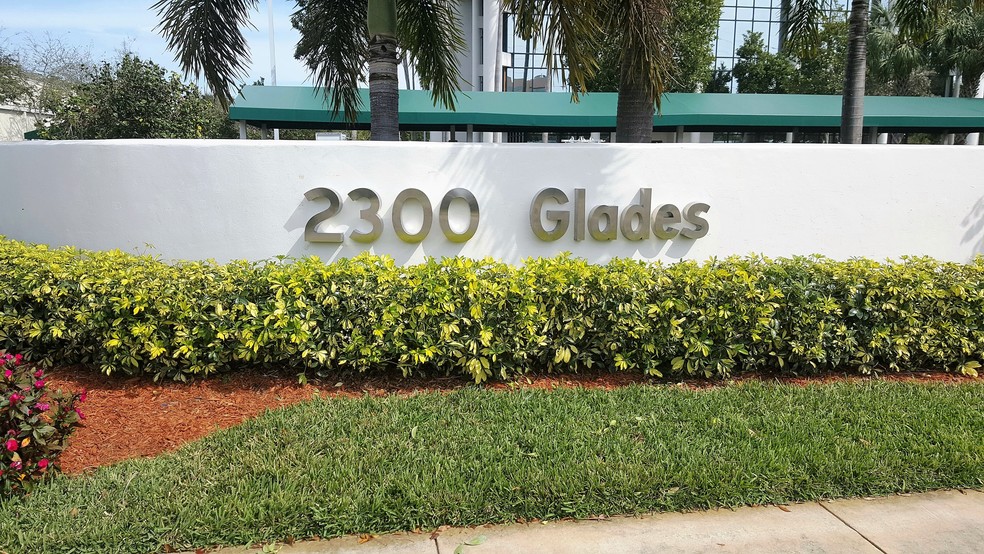 2300 Glades Rd, Boca Raton, FL à louer - Photo de l’immeuble – Image 2 sur 15