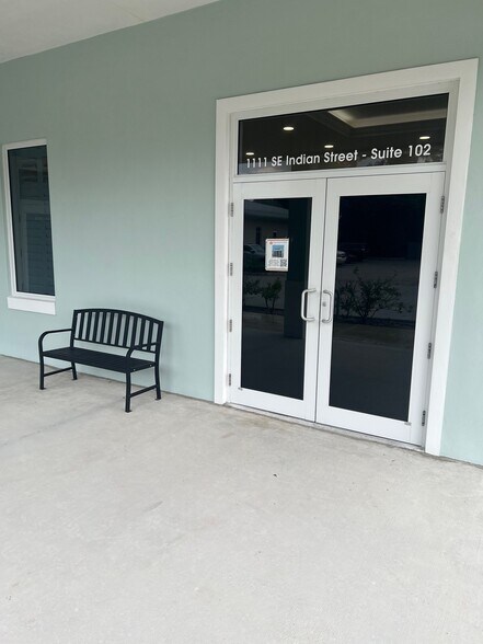 1111 SE Indian St, Stuart, FL à louer - Photo de l’immeuble – Image 2 sur 16