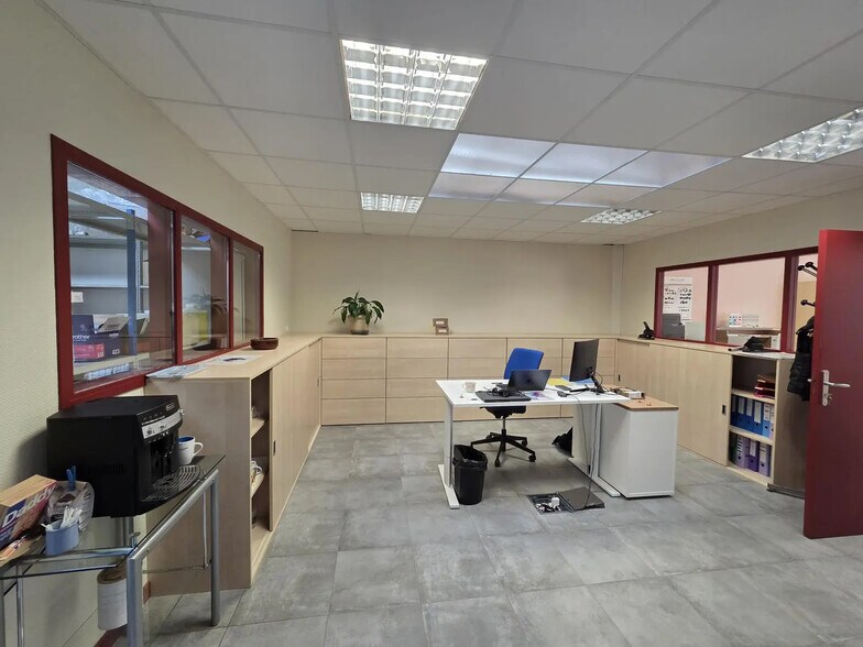 Industriel/Logistique dans ANDARD à vendre - Photo de l’immeuble – Image 2 sur 4