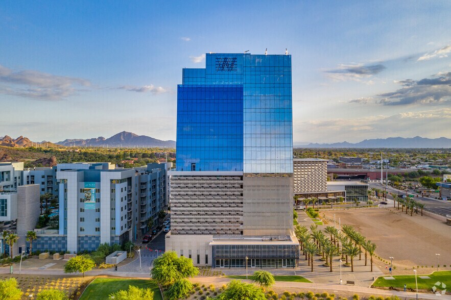 400 N Scottsdale Rd, Tempe, AZ à louer - Photo de l’immeuble – Image 2 sur 7