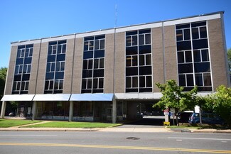 Plus de détails pour 701 W Broad St, Falls Church, VA - Bureau à louer