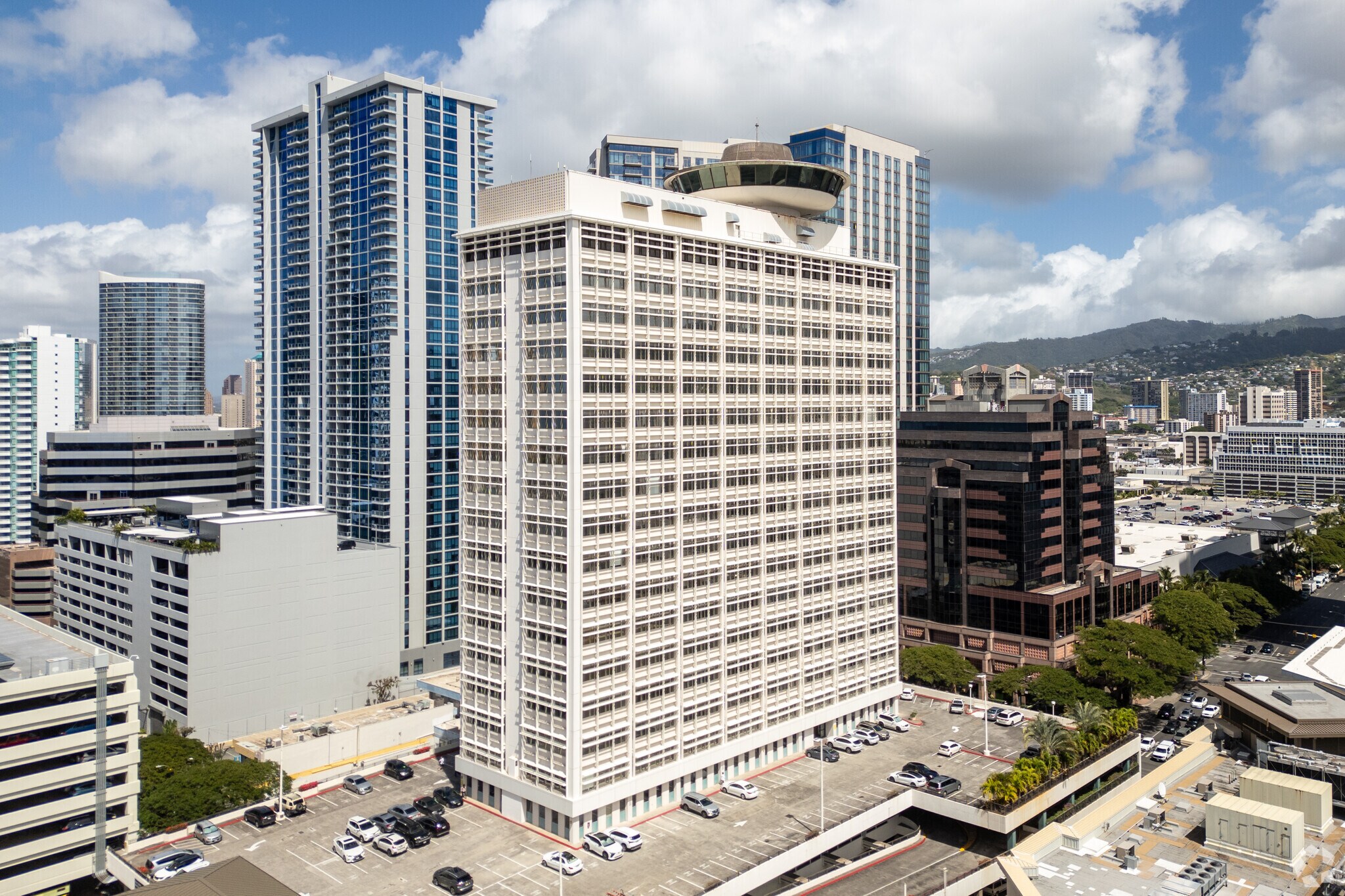 1441 Kapiolani Blvd, Honolulu, HI à louer Photo principale– Image 1 sur 8