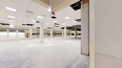 100 Mall Dr, Steubenville, OH à louer Numérisation 3D Matterport– Image 1 sur 17