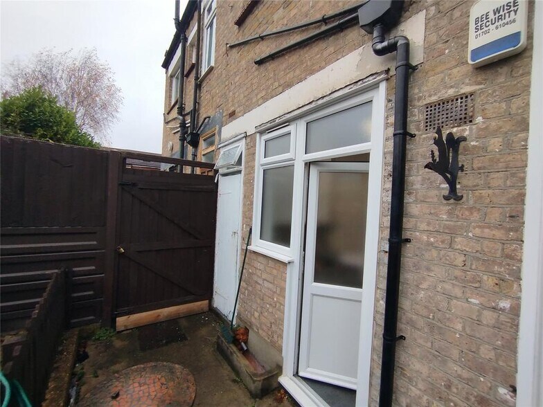 812 London Rd, Leigh-On-Sea à louer - Photo de l’immeuble – Image 3 sur 4