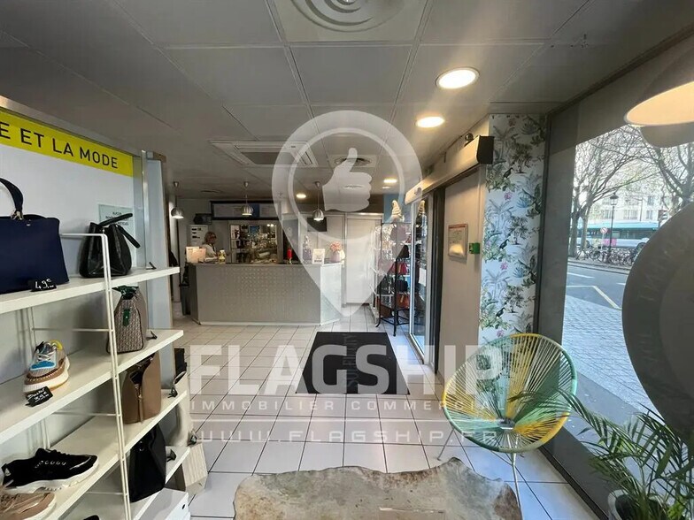 Local commercial dans Paris à louer - Photo de l’immeuble – Image 3 sur 8