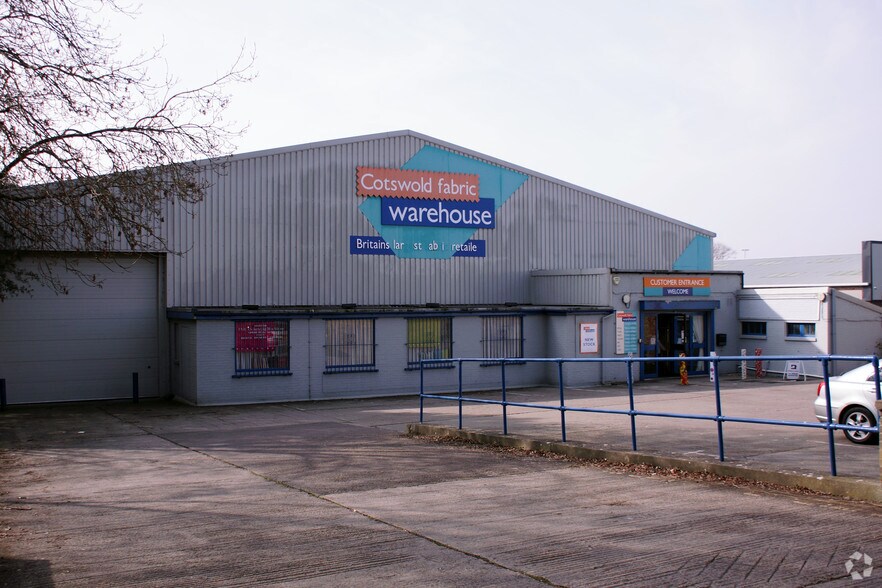 5 Tewkesbury Rd, Cheltenham à louer - Photo de l’immeuble – Image 2 sur 4