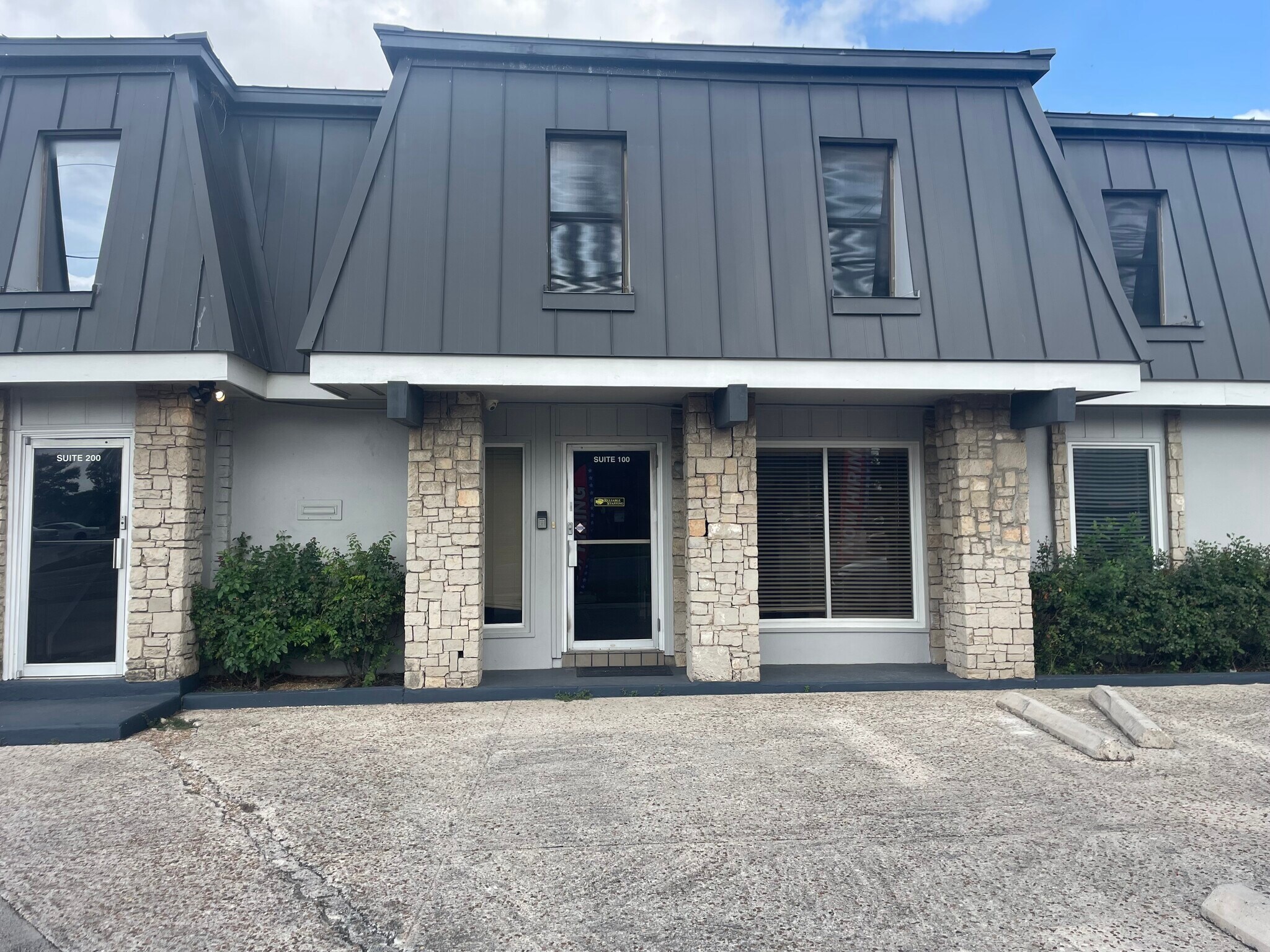 7303 Blanco Rd, San Antonio, TX à louer Photo de l’immeuble– Image 1 sur 33