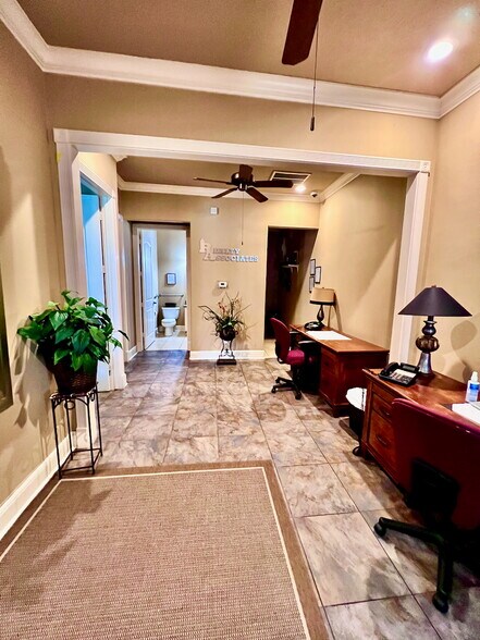 12806 Willow Centre Dr, Houston, TX à vendre - Photo de l’immeuble – Image 2 sur 10