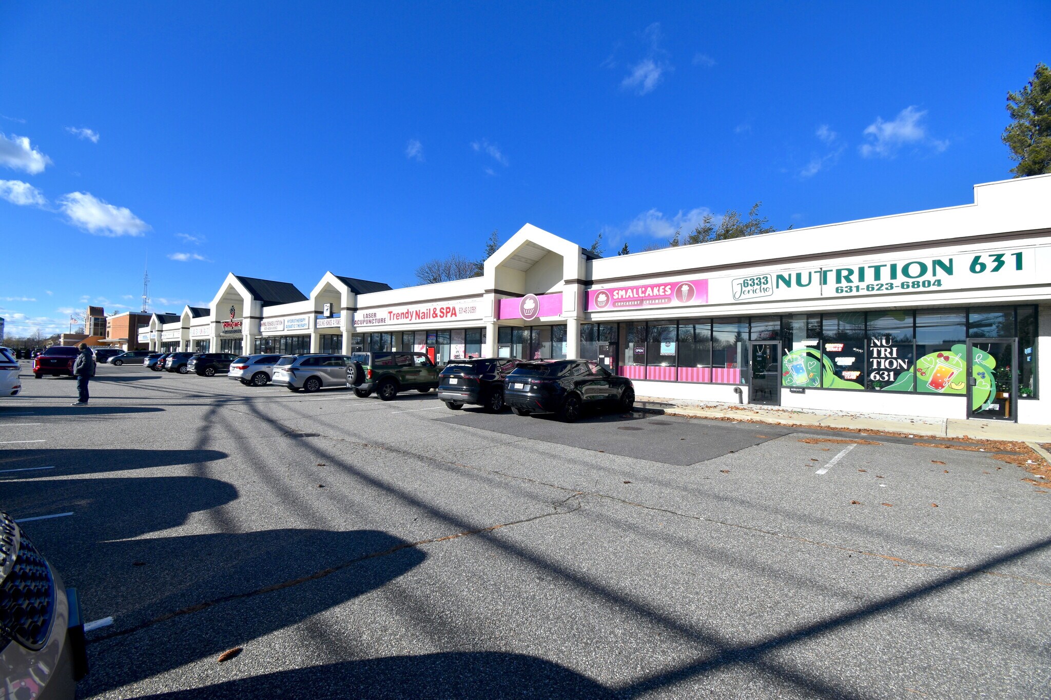 6333 Jericho Tpke, Commack, NY à louer Photo principale– Image 1 sur 6