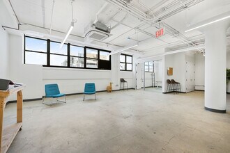 315 Meserole St, Brooklyn, NY à louer Photo intérieure– Image 1 sur 3