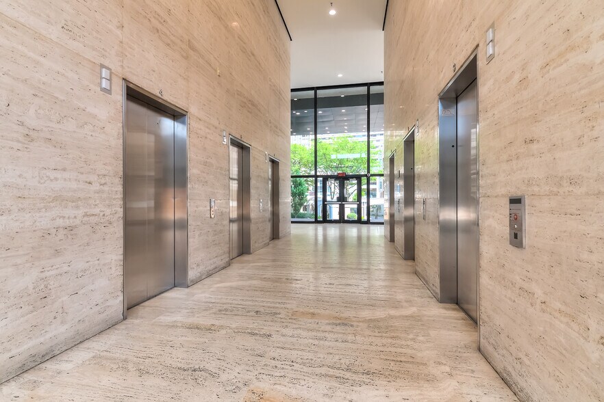 1 Westmount, Westmount, QC à louer - Photo de l’immeuble – Image 2 sur 3