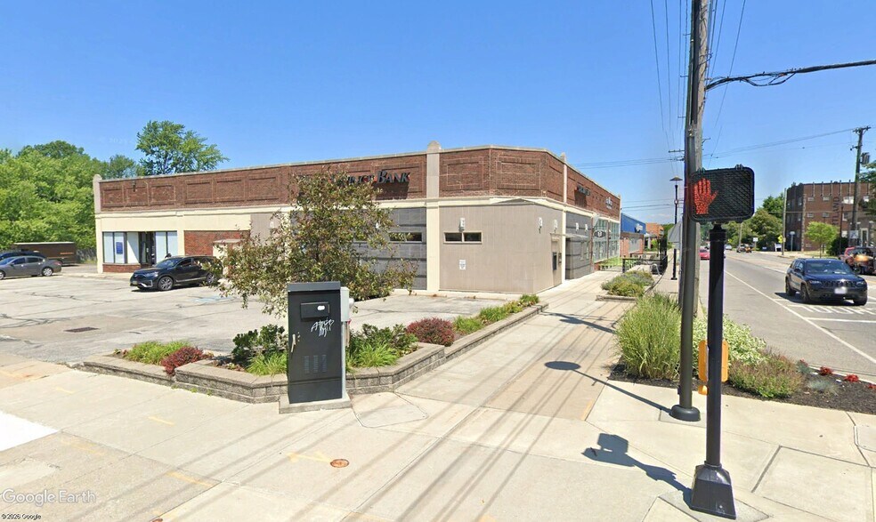 2050 Lee Rd, Cleveland Heights, OH à louer - Photo de l’immeuble – Image 1 sur 3