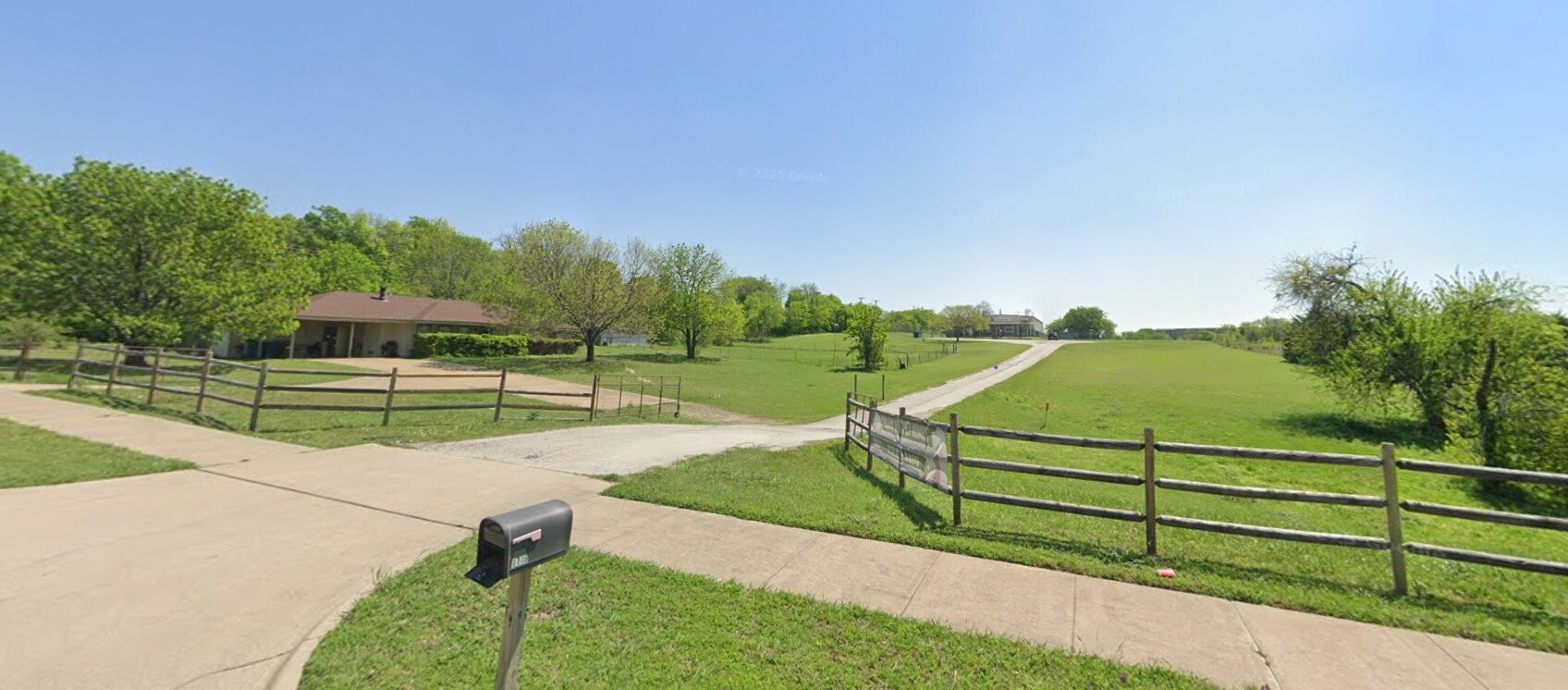 1122 E Parkerville Rd, DeSoto, TX à vendre Photo principale– Image 1 sur 2