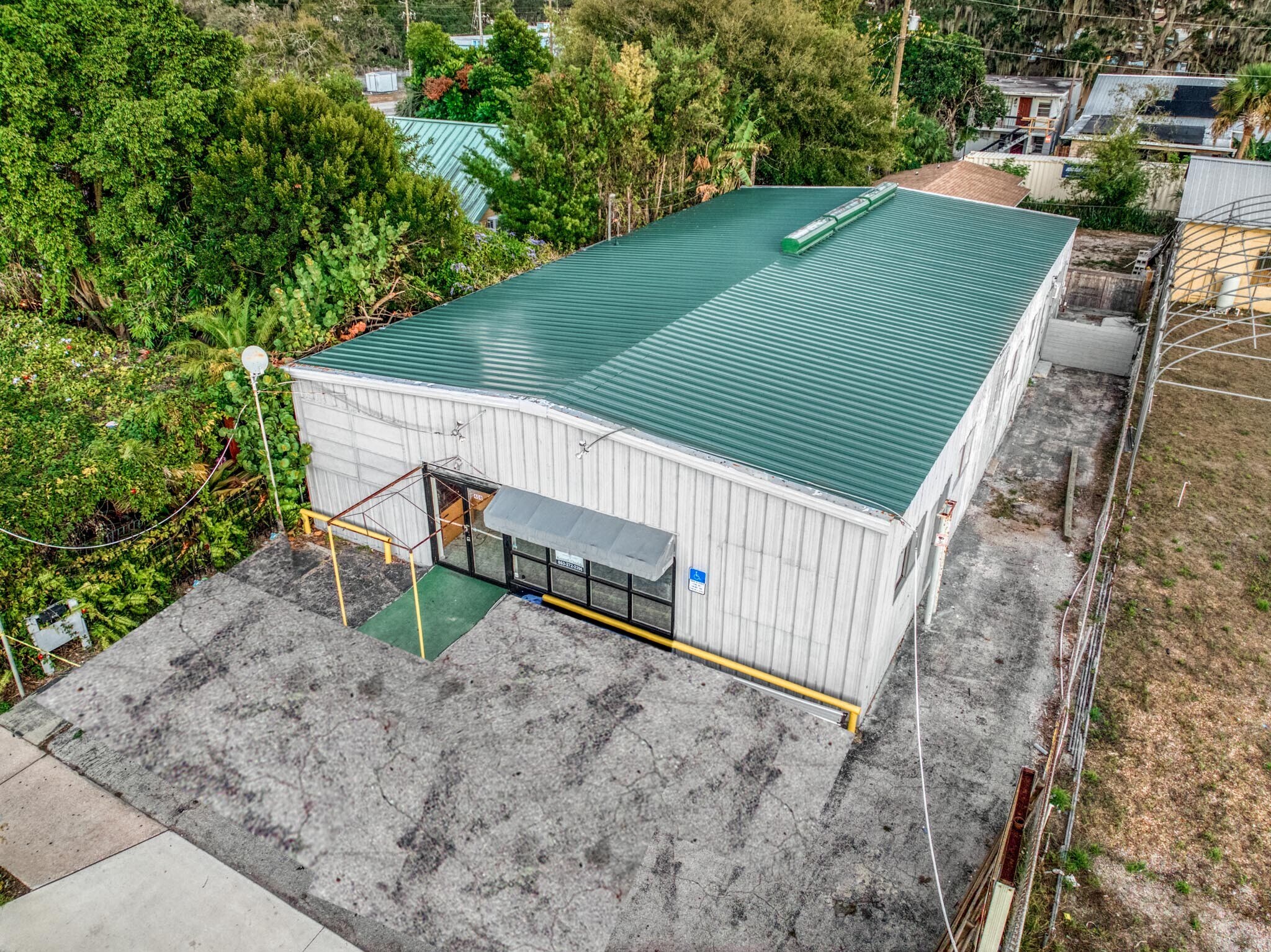 408 N Ridgewood Dr, Sebring, FL à louer Photo principale– Image 1 sur 14