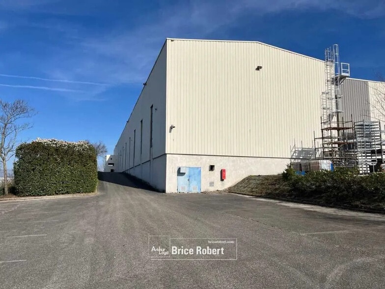 Local d'activités dans Jassans-Riottier à vendre - Photo de l’immeuble – Image 3 sur 5
