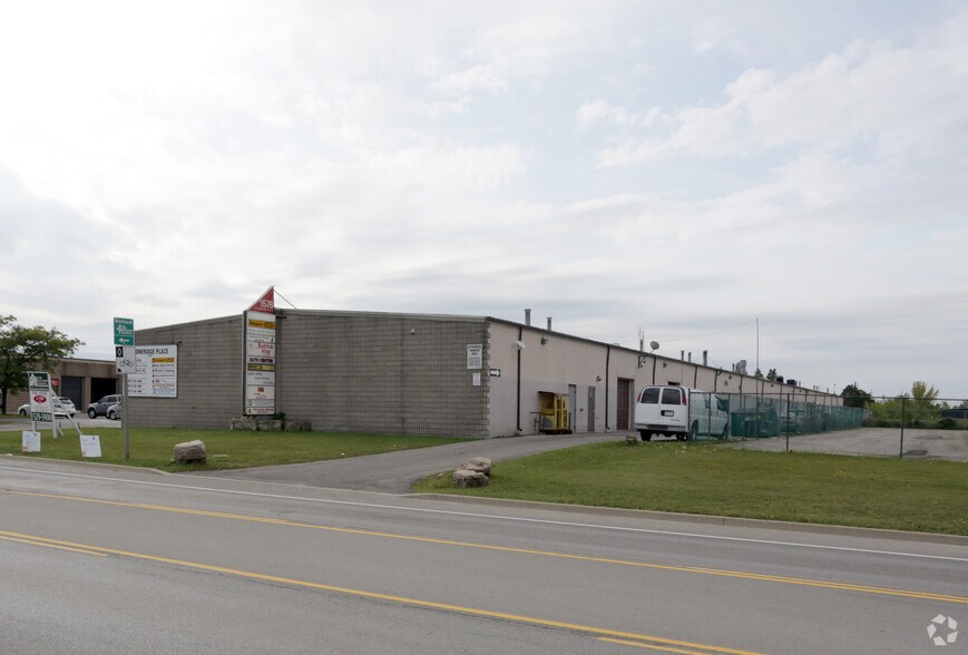 1576 Stone Church Rd E, Hamilton, ON à vendre - Photo principale – Image 1 sur 4