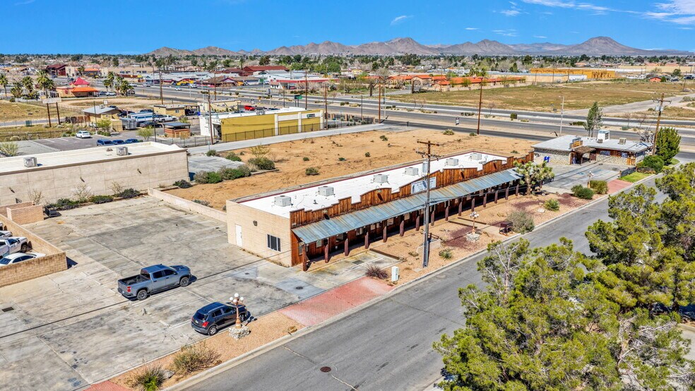 13600 Hitt Rd, Apple Valley, CA à vendre - Photo de l’immeuble – Image 3 sur 7