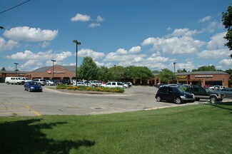 Plus de détails pour 3596 W Maple Rd, Bloomfield Hills, MI - Local commercial à louer