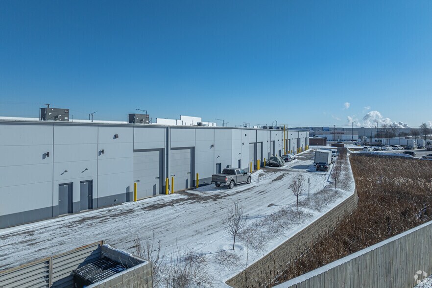 1414-1440 Bolingbrook Dr, Romeoville, IL à louer - Photo de l’immeuble – Image 3 sur 27
