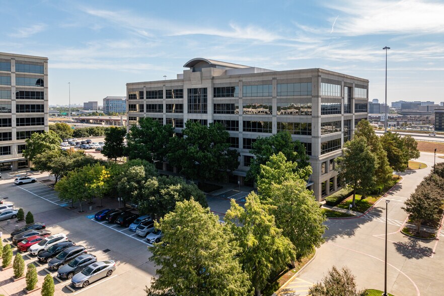 6333 N State Highway 161, Irving, TX à louer - Photo de l’immeuble – Image 2 sur 16