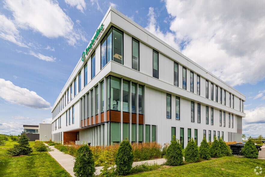 551 Rue Louis-Blériot, Mascouche, QC à louer - Photo de l’immeuble – Image 2 sur 18
