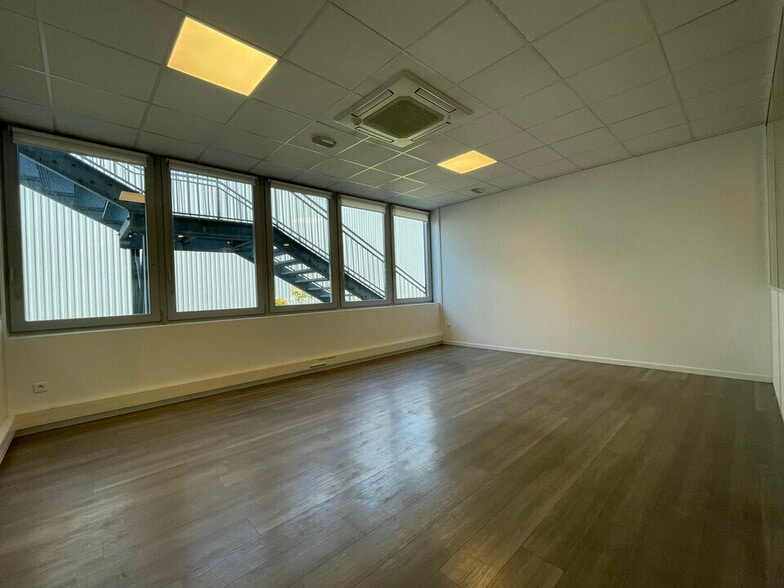 Bureau dans Le Havre à louer - Photo de l’immeuble – Image 2 sur 12