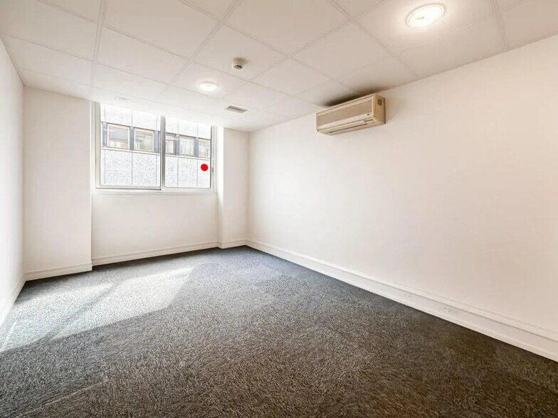 Bureau dans Paris à louer - Photo de l’immeuble – Image 2 sur 5