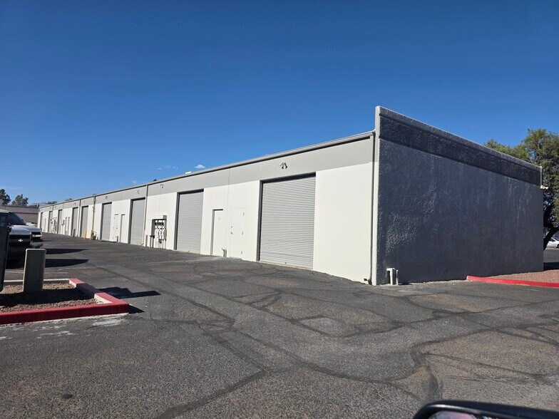 3200 S Dodge Blvd, Tucson, AZ à louer - Photo de l’immeuble – Image 3 sur 19