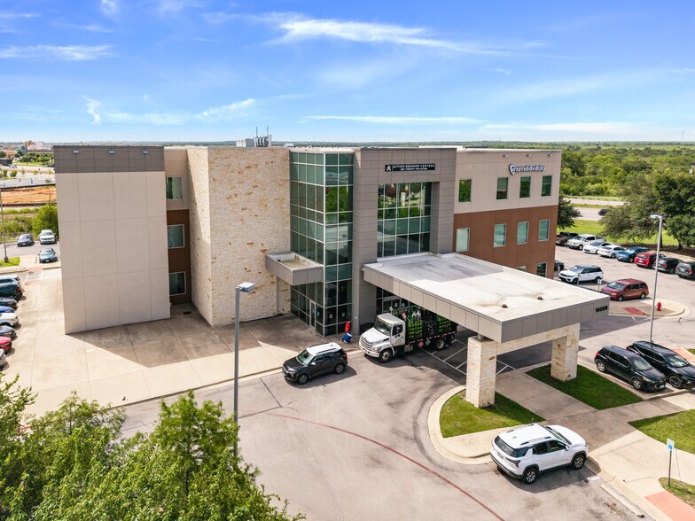 14008 Shadowglen Blvd, Manor, TX à vendre - Photo de l’immeuble – Image 1 sur 9