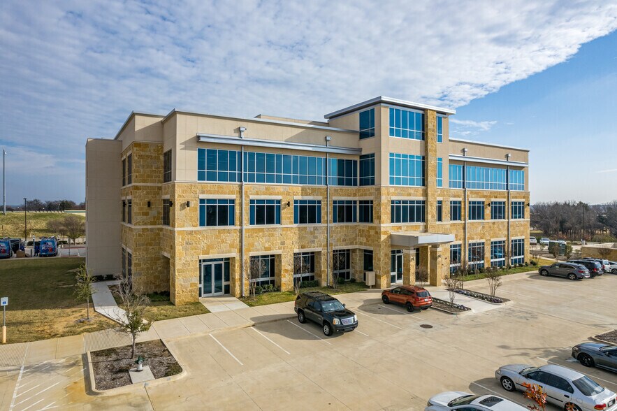 245 W SH 114, Southlake, TX à louer - Photo de l’immeuble – Image 3 sur 18