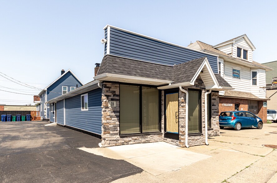 18 Abbott Rd, Buffalo, NY à louer - Photo de l’immeuble – Image 2 sur 21