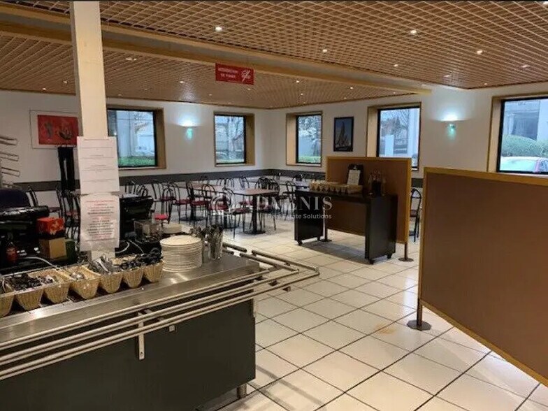 Bureau dans Argenteuil à louer - Photo de l’immeuble – Image 3 sur 4
