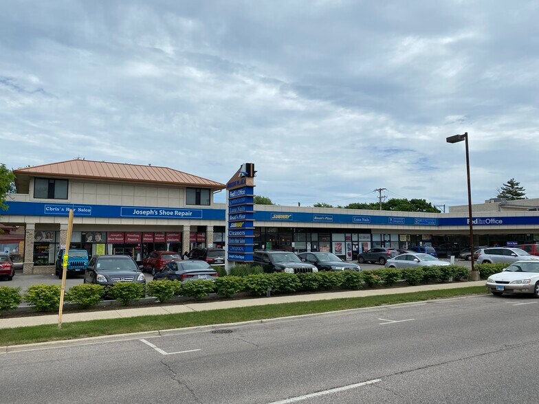 6821-6849 N Lincoln Ave, Lincolnwood, IL à louer - Photo de l’immeuble – Image 3 sur 6