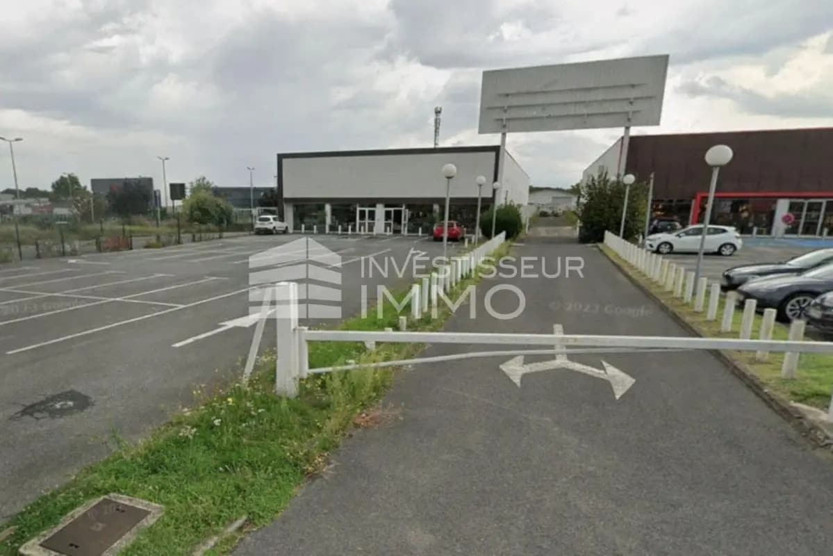 Local commercial dans Claye-Souilly à louer Photo de l’immeuble– Image 1 sur 4