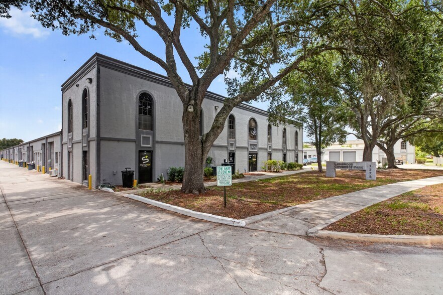 1225 Bennett Dr, Longwood, FL à louer - Photo de l’immeuble – Image 2 sur 9