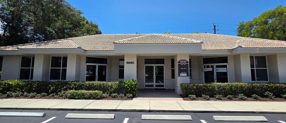 8890 Terrene Ct, Bonita Springs, FL à louer - Photo de l’immeuble – Image 1 sur 6