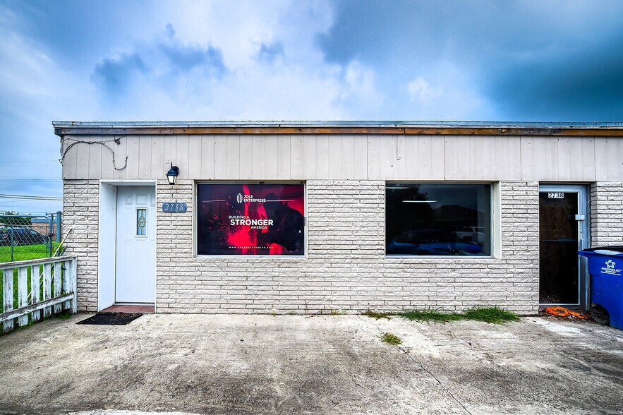 2736 Dallas Ave, Ingleside, TX à louer - Photo de l’immeuble – Image 2 sur 16