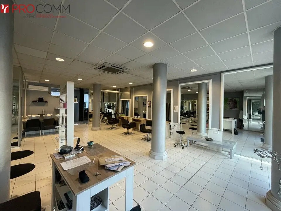 Local commercial dans Nîmes à louer Photo intérieure– Image 1 sur 9